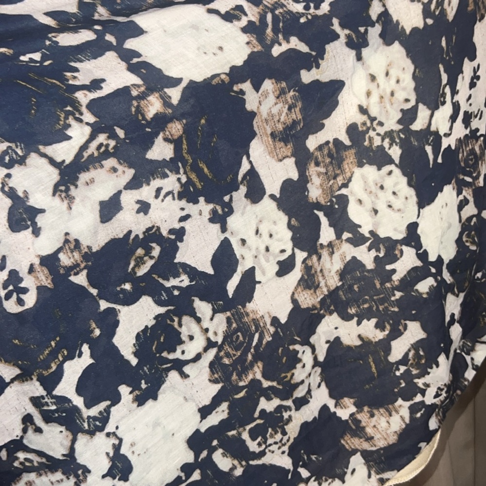 Navy Blue, Tan, & White floral lightweight neck scarf🧣wrap shawl coverup womens - Picture 3 of 4